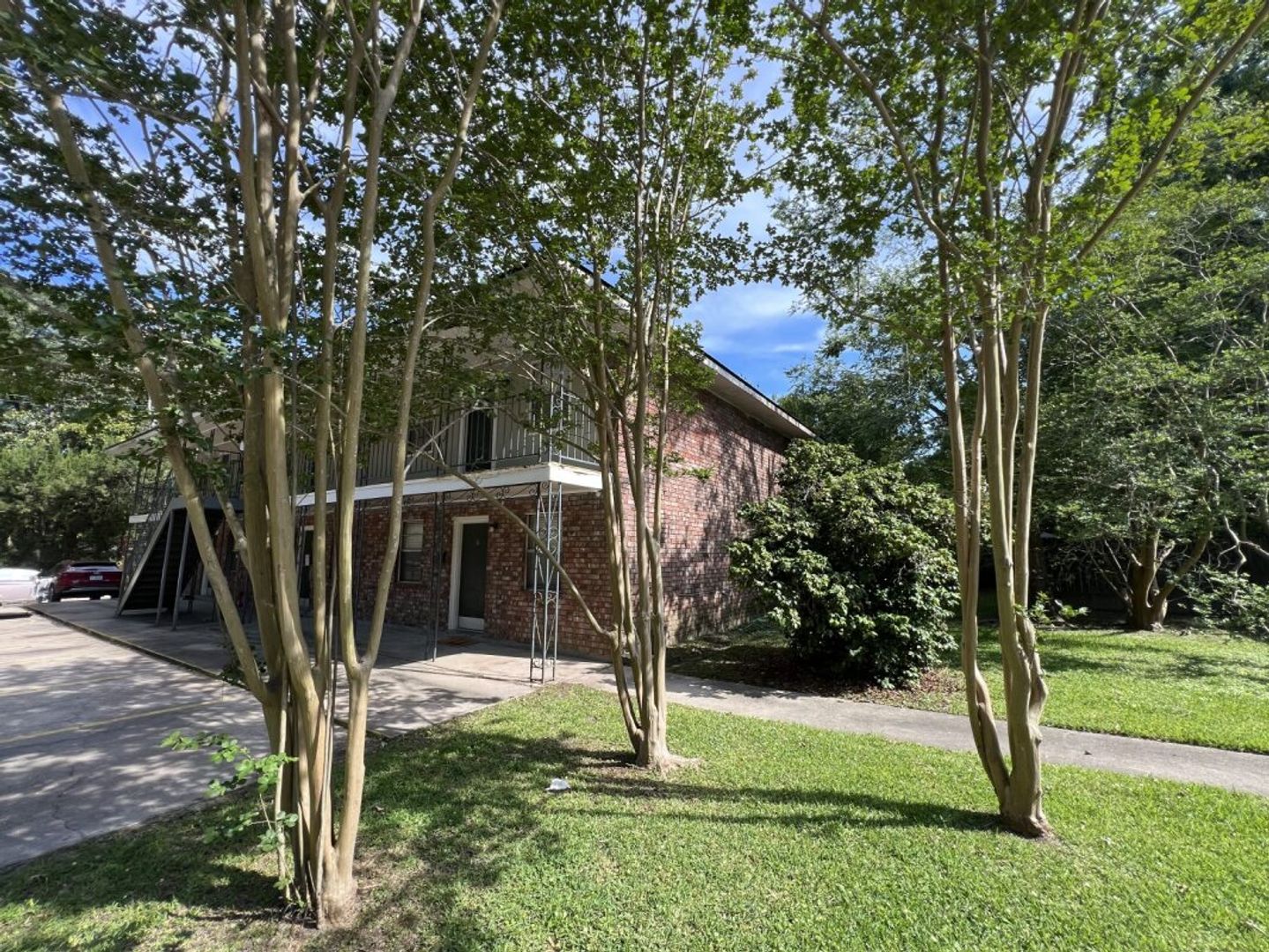 zachary Apartment: 4114 Florida St