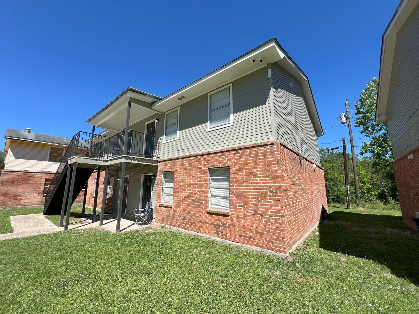 Baker Apartment: 5149 Baker Blvd.