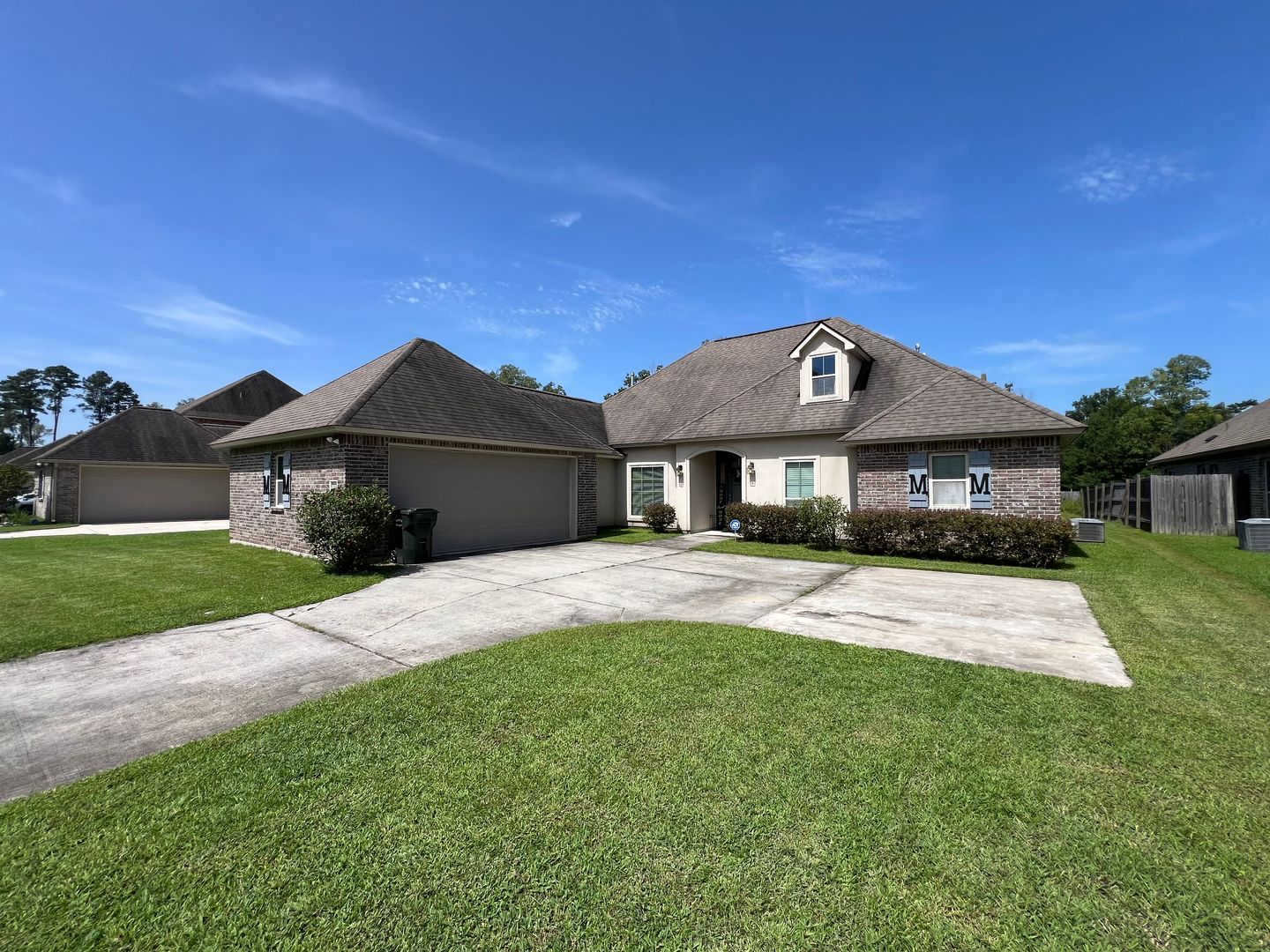 Prairieville House: 18063 River Landing Dr.