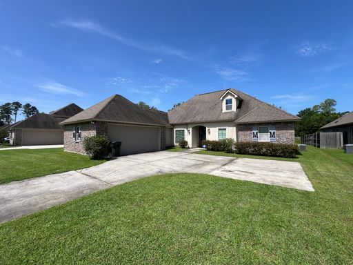 Spacious 4BR/3BA Home with Split Floor Plan, Fireplace & Covered Patio – photo 1