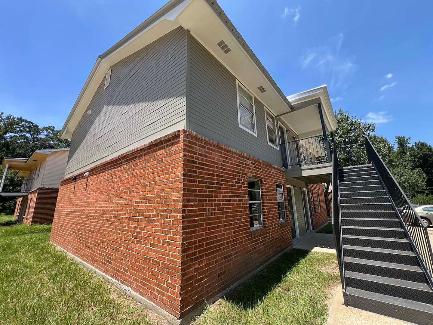 Baker Apartment: 5057 Baker Blvd