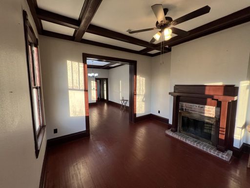 Spacious rustic home with Loft, Office/Flex Room & Granite Counters