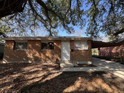 Cozy Brick Home with Covered Parking – Denova St. – photo 1