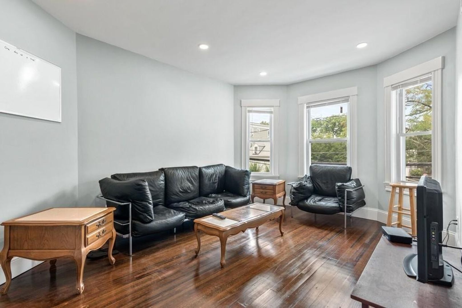 Dorchester Apartment: 389 Centre St