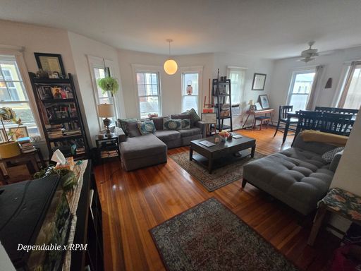 Bi-Level Spacious 4 Bd 2 Bath Available 9/1 in West Cambridge – photo 1