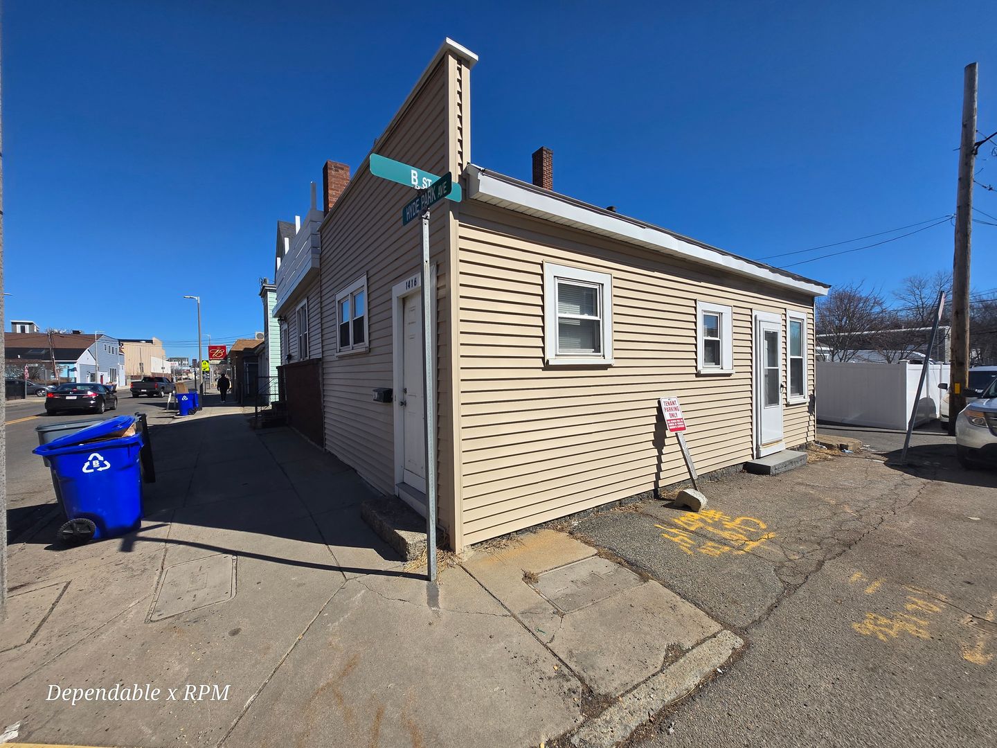 Hyde Park Condo: 1416 Hyde Park Ave