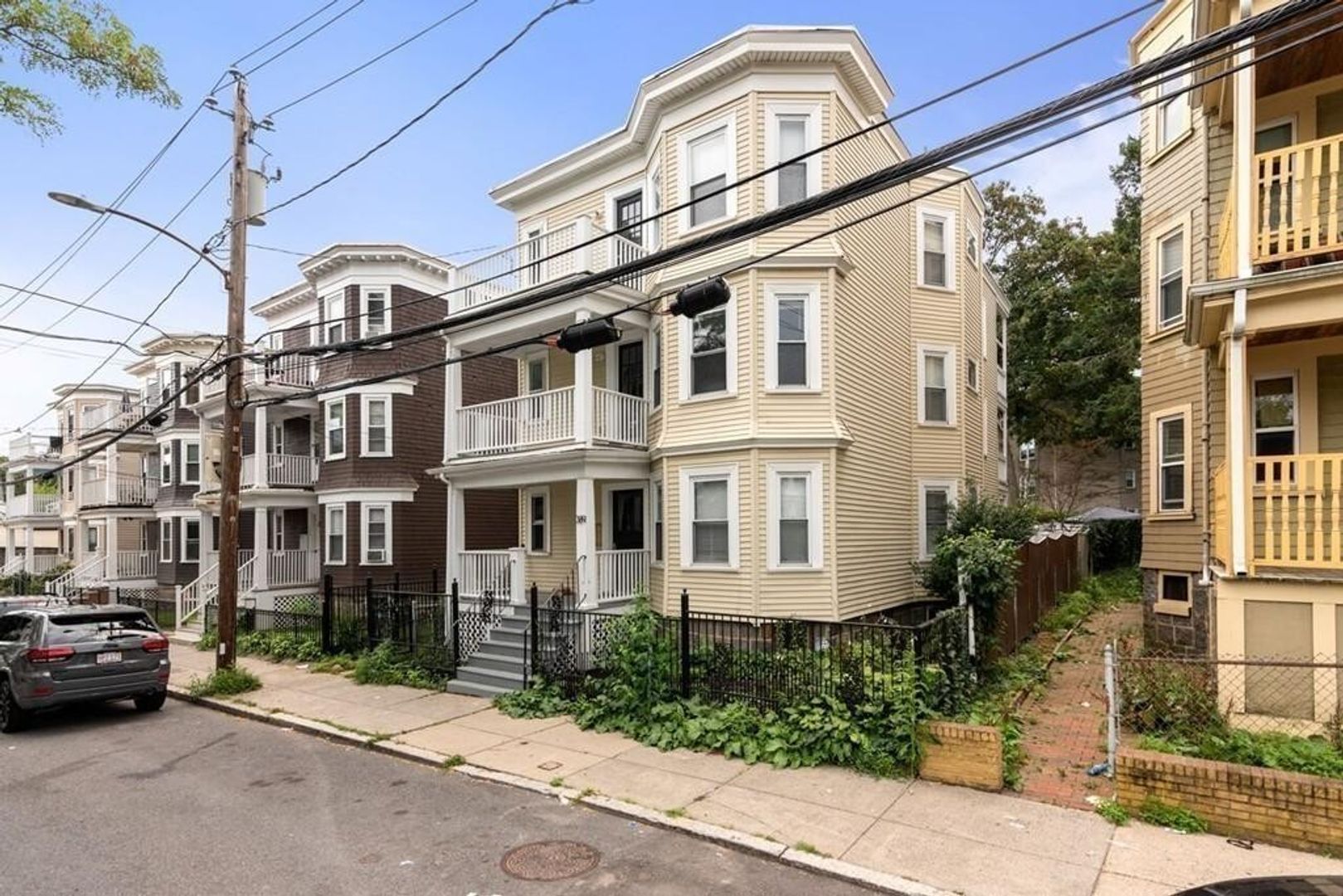 Dorchester Apartment: 389 Centre St