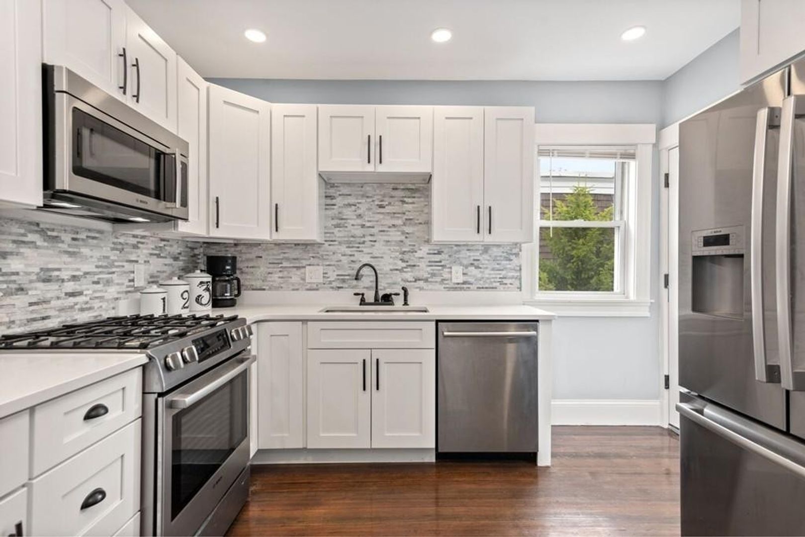 Dorchester Apartment: 389 Centre St