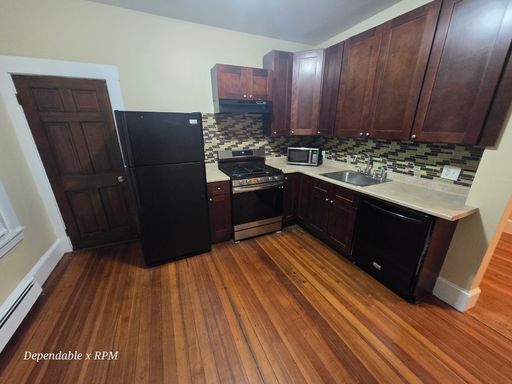 Freshly Painted Second Floor 3 Bd 1 Bath Available Now Incl Electricity