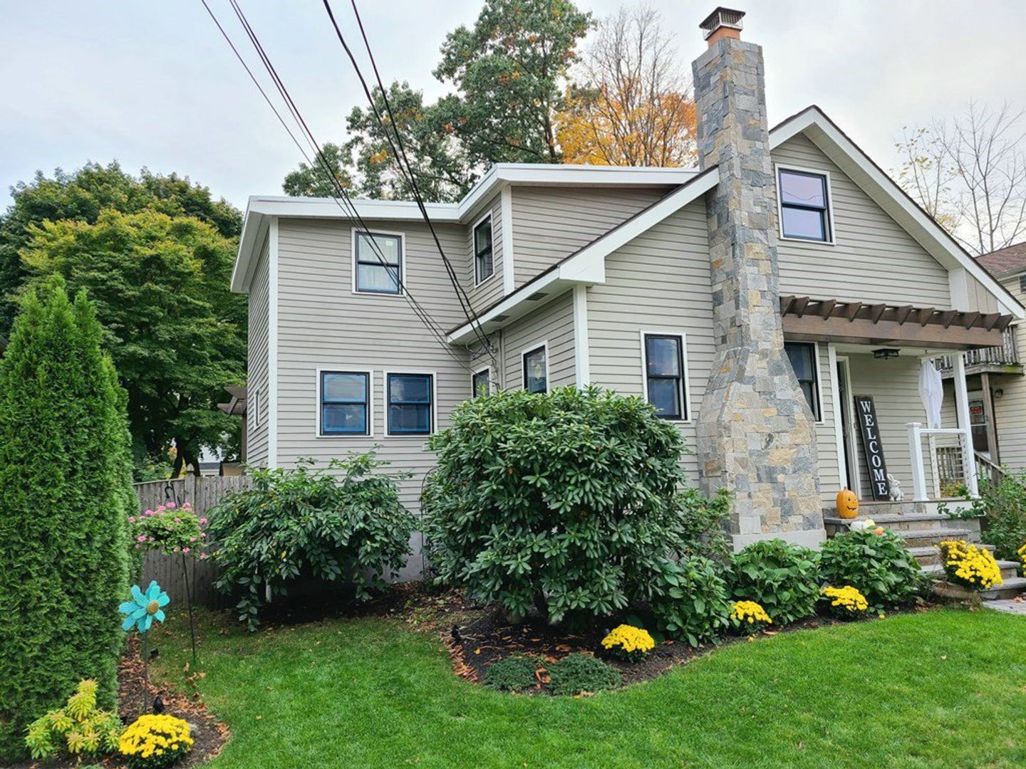 Framingham House: 25 Burdette Avenue