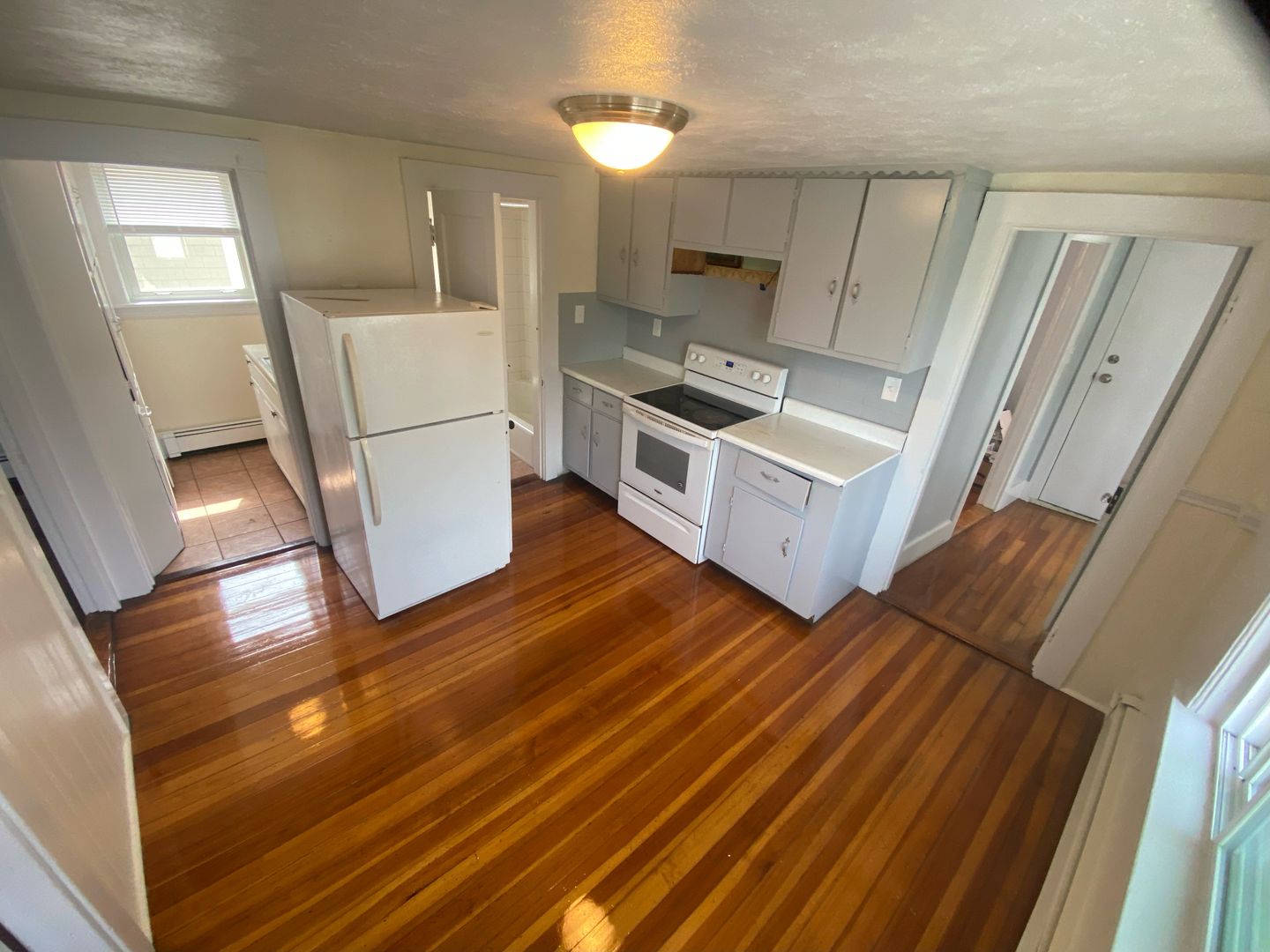 Milford Apartment: 11 Clark St