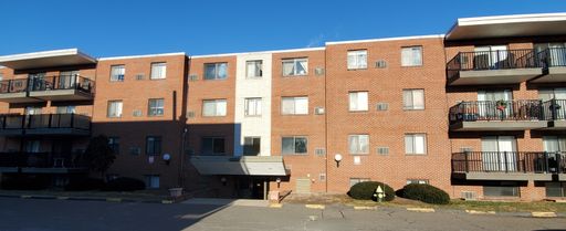Prime Governor's Park 2-Bedroom Condo – photo 1