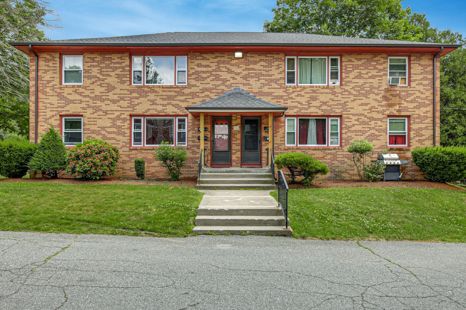 Worcester Apartment: 544-546 Chandler St.