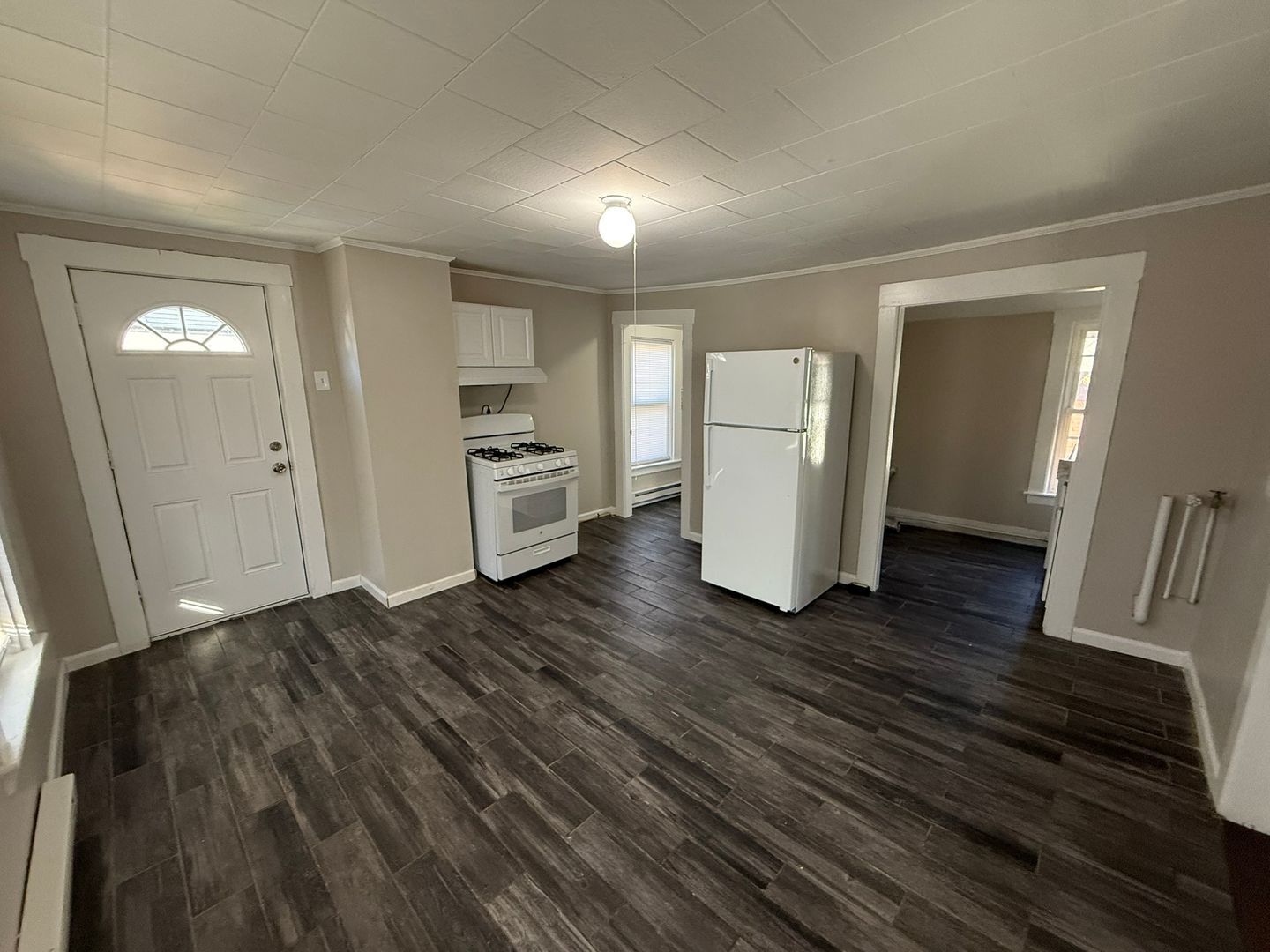 Ware Apartment: 45 Aspen St.