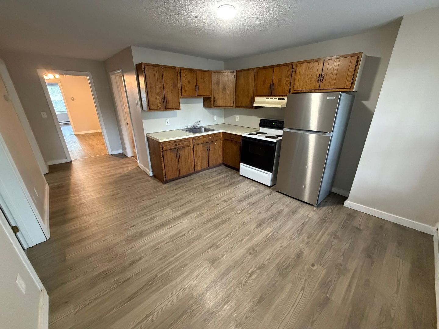 Chicopee Apartment: 828 Chicopee St