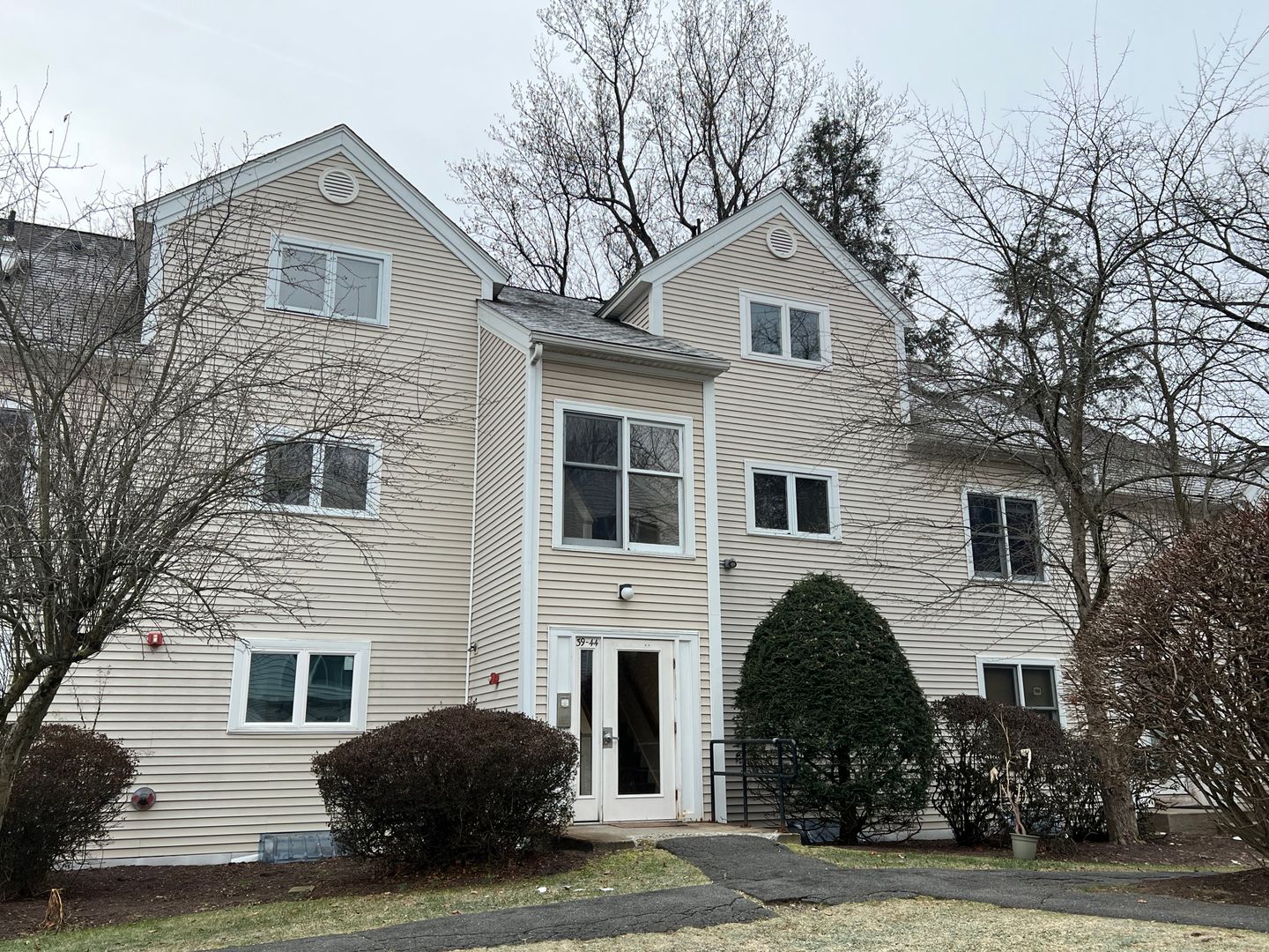 Amherst House: 44 Salem Place