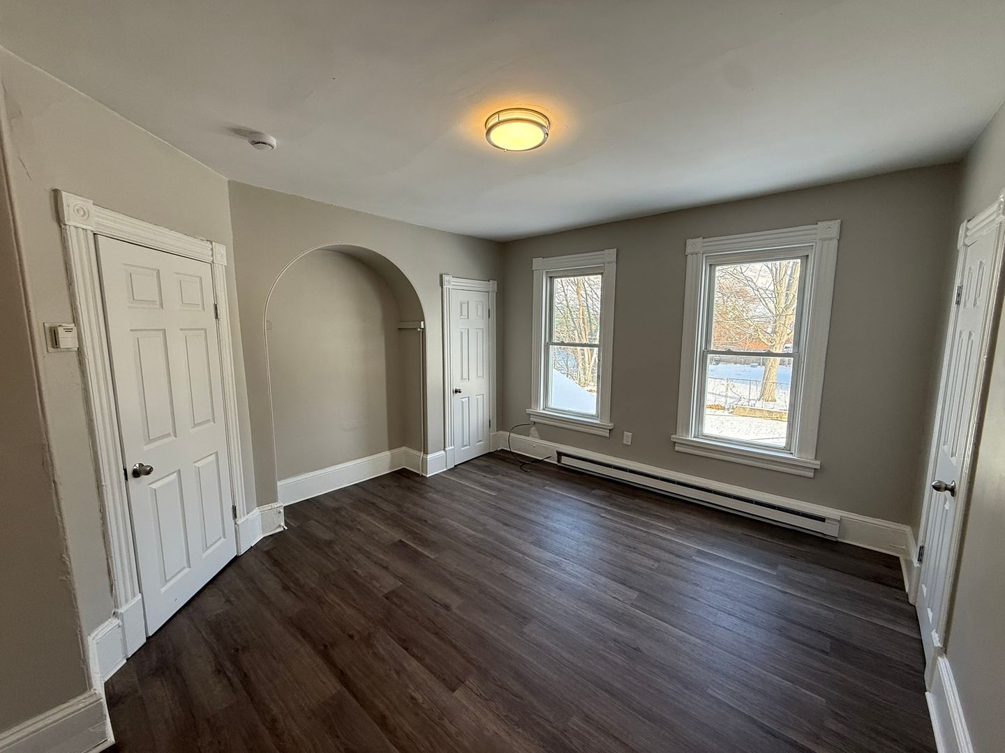 Chicopee Apartment: 33-35 Emerson St