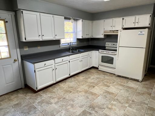 Completely Updated 3 BR, 1.5 Bath Apartment in Warren! Available November 5th. – photo 1