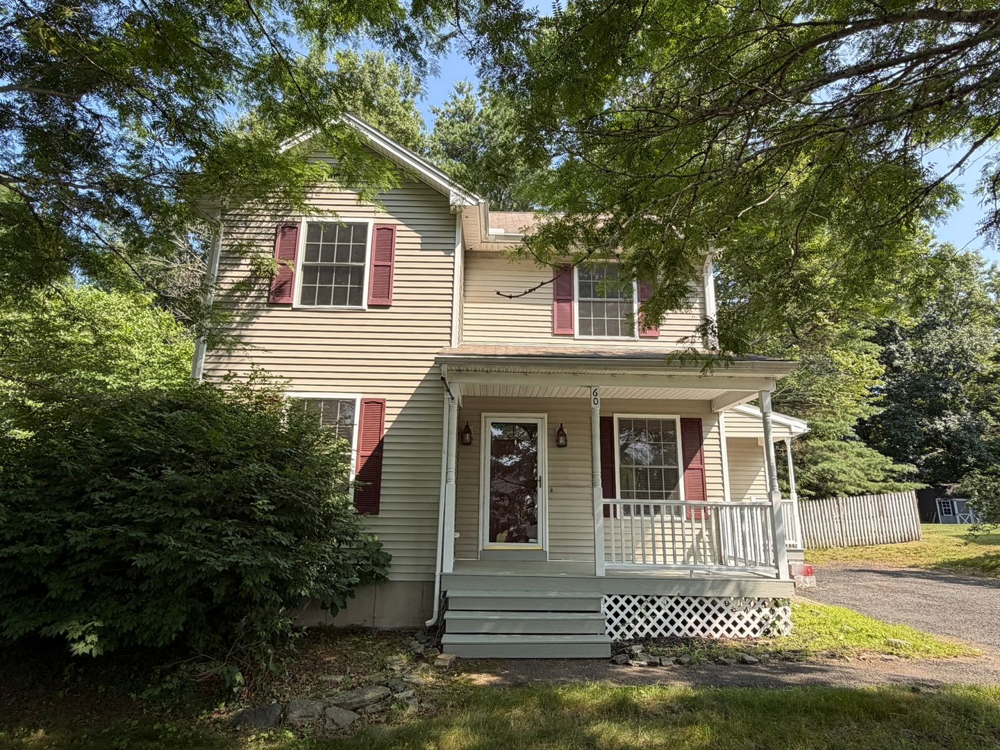 Belchertown House: 60 Clark St
