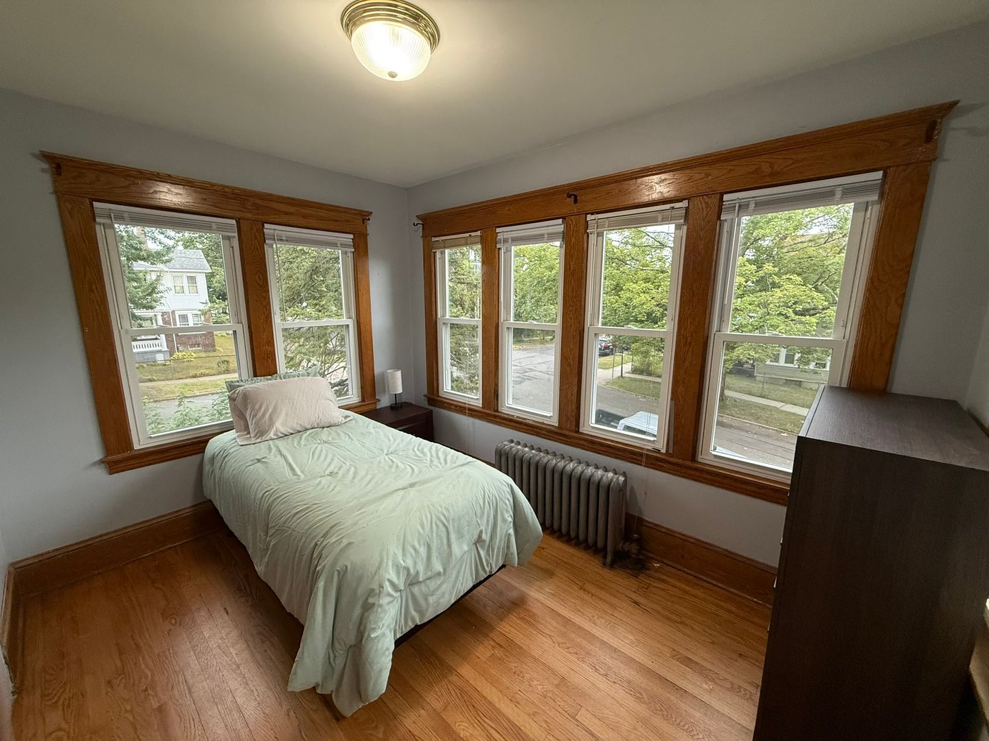 Springfield Apartment: 64-66 Knollwood Street