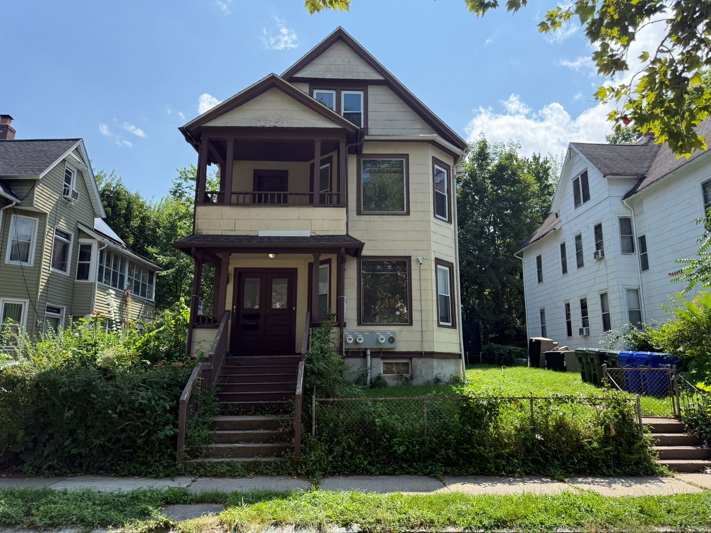 Springfield Apartment: 51 Acushnet Ave.