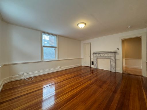 Bright and Charming 1BR Apartment in Beverly - $1,850/month