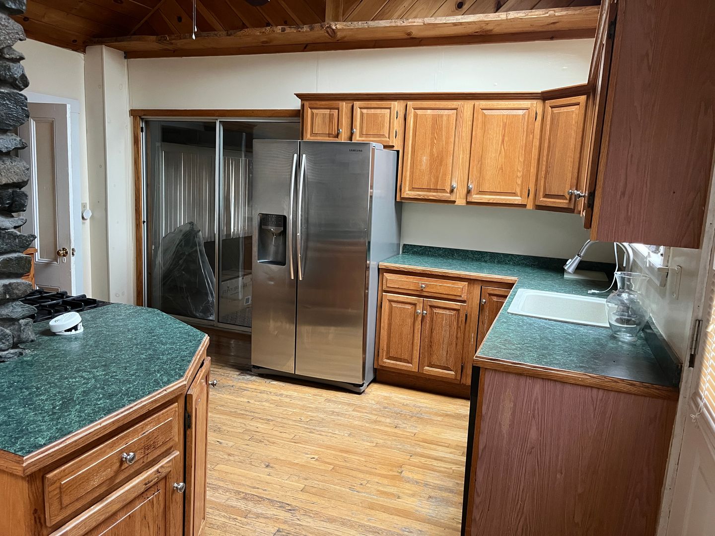 Middleboro House: 31 Oak Stx, Unit #1