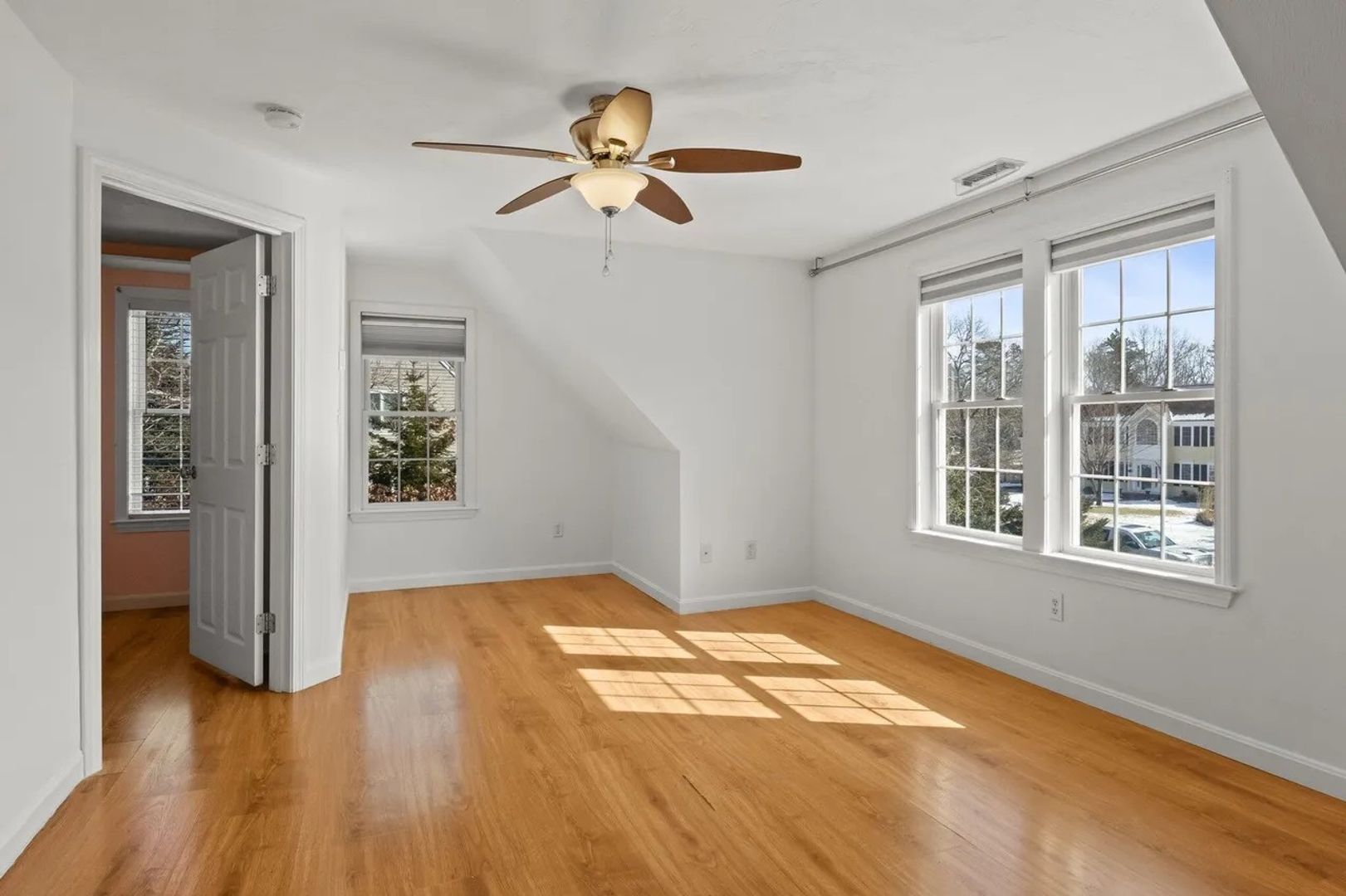 Forestdale House: 8 Lichen Ln