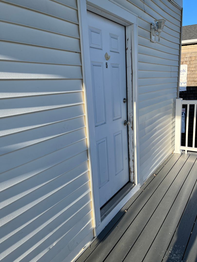Norwood House: 998 Washington St #2