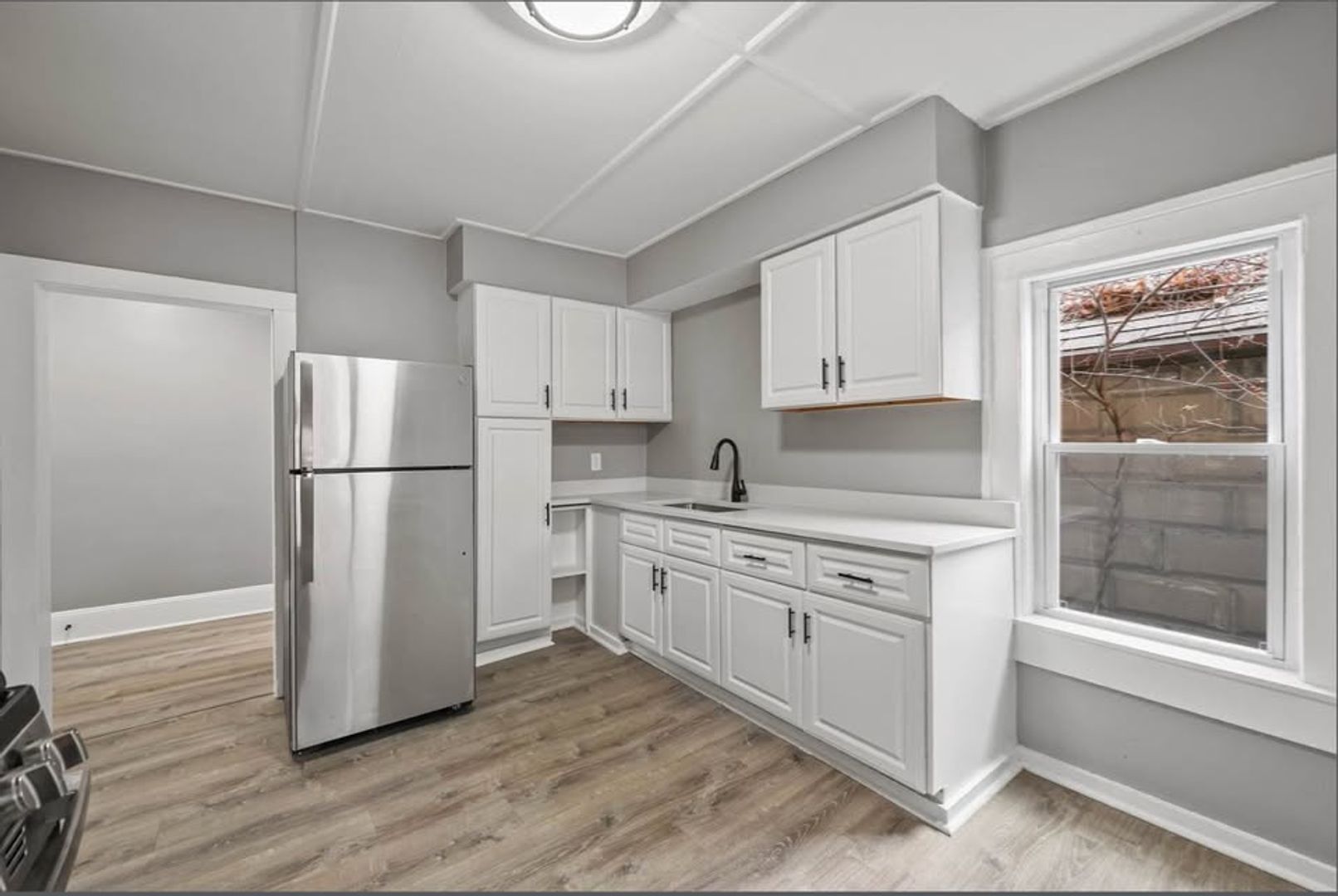 Pittsfield Apartment: 5-6 Monteleone Place