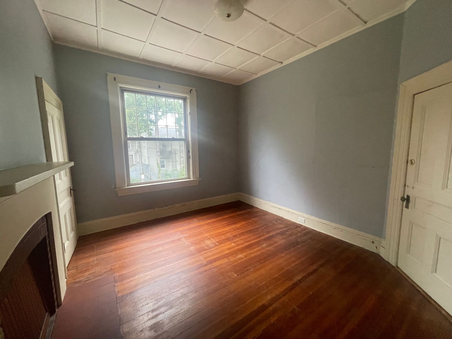 Pittsfield Apartment: 75 Wendell Ave