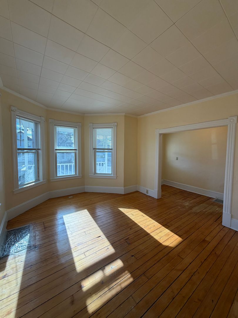 Pittsfield Apartment: 27-29 Dalton Ave