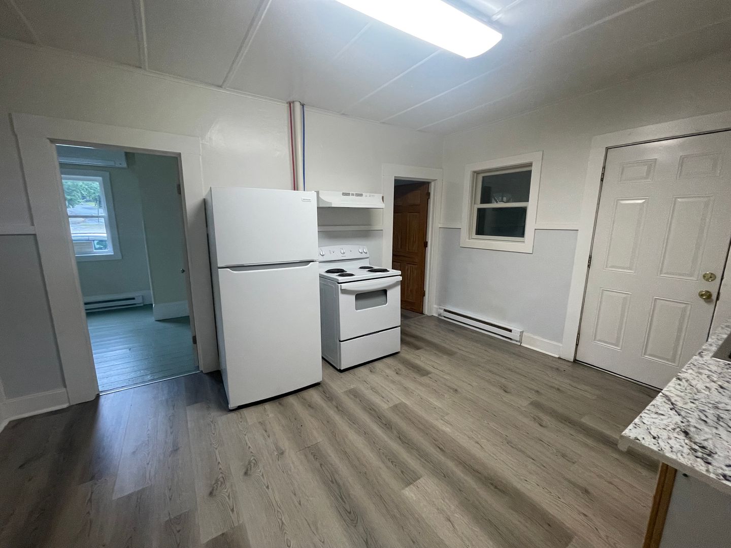 Adams Apartment: 4 Lehs Lane