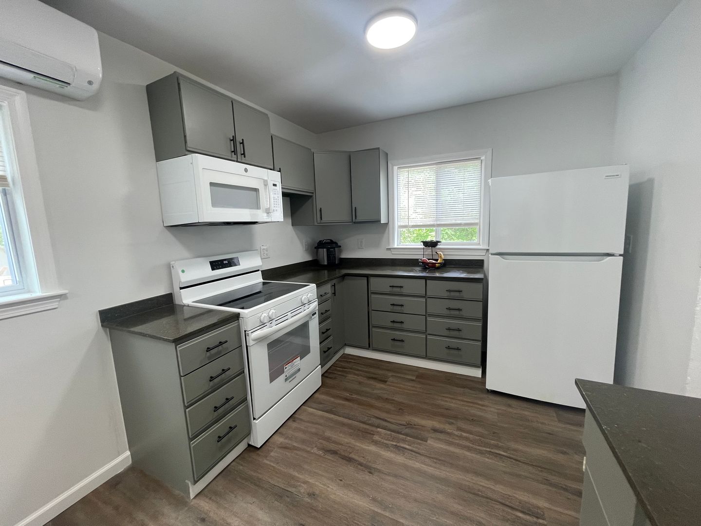 Pittsfield Apartment: 1745-1747 East St - 1745