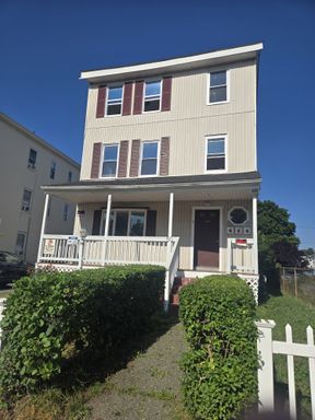 Spacious 3-Bedroom Apartment | Freshly Painted | Lead Certified – photo 1
