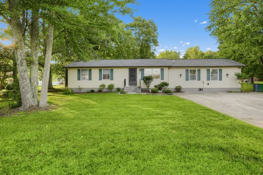 205 Manning Rd E