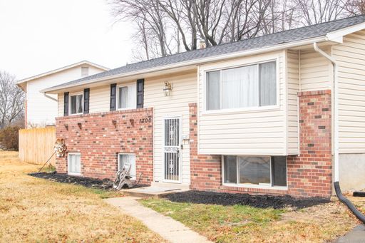1700 Jarvis Ave – photo 1