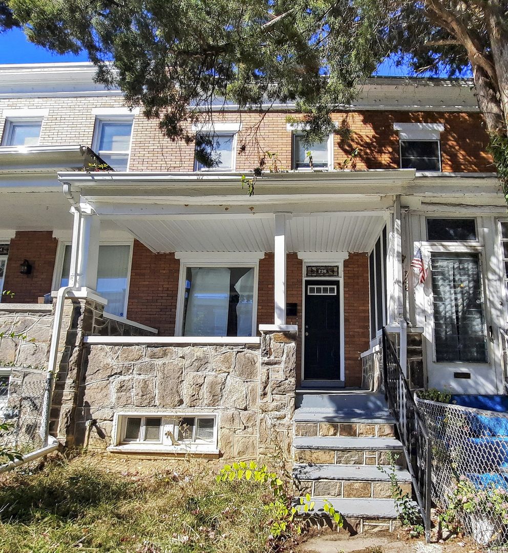 Baltimore Townhome: 236 N Monastery Ave