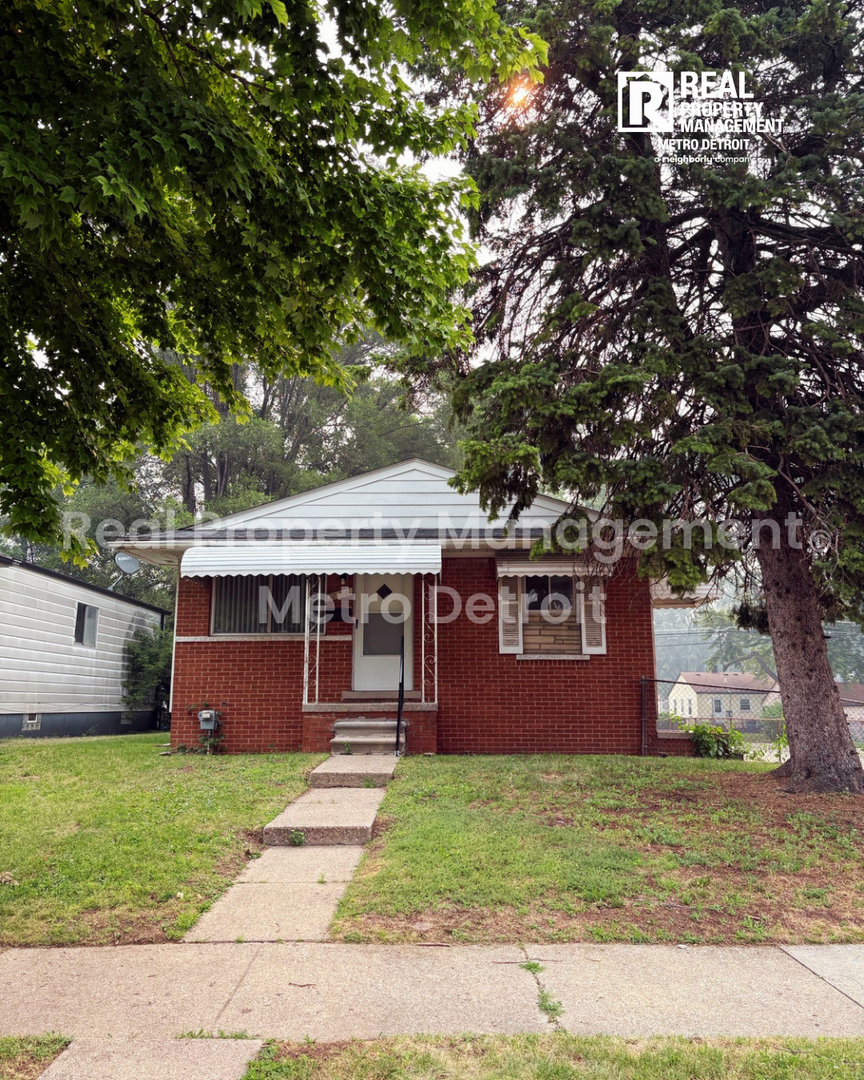 Warren House: 22706 Hillock