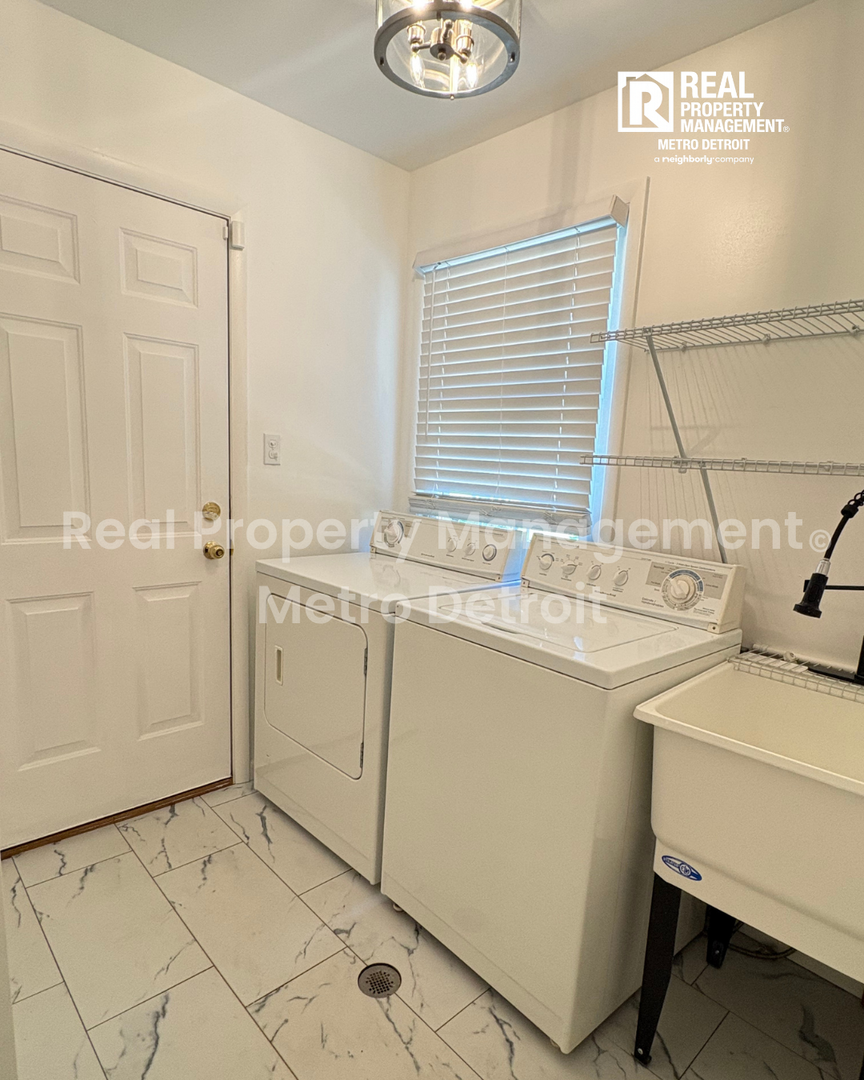 Laundry room at 3028 Caswell Drive