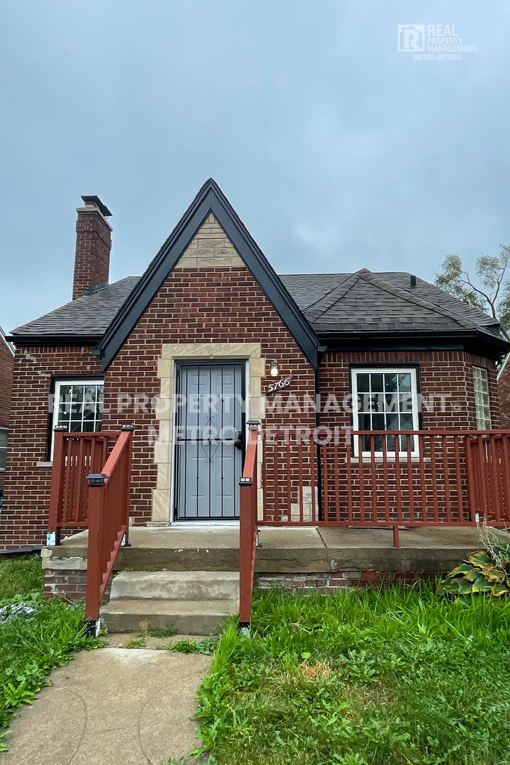 Detroit House: 5766 Nottingham