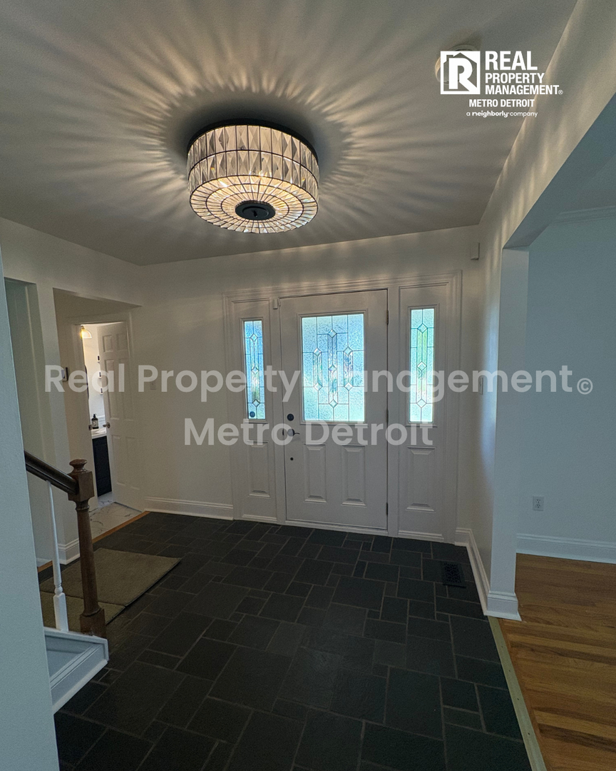 3028 Caswell Drive 2 of 12