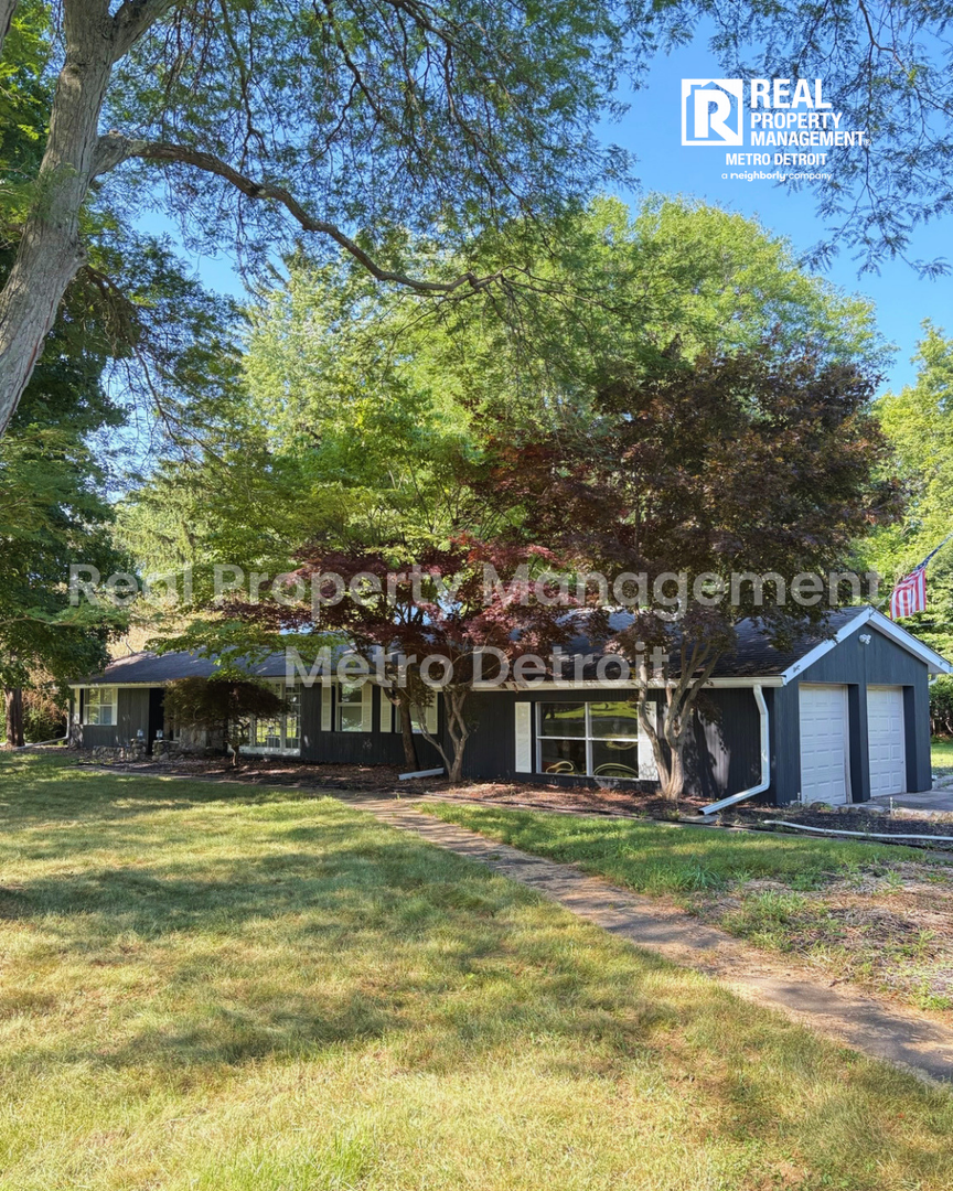 Beverly Hills House: 32505 Bellvine Trail
