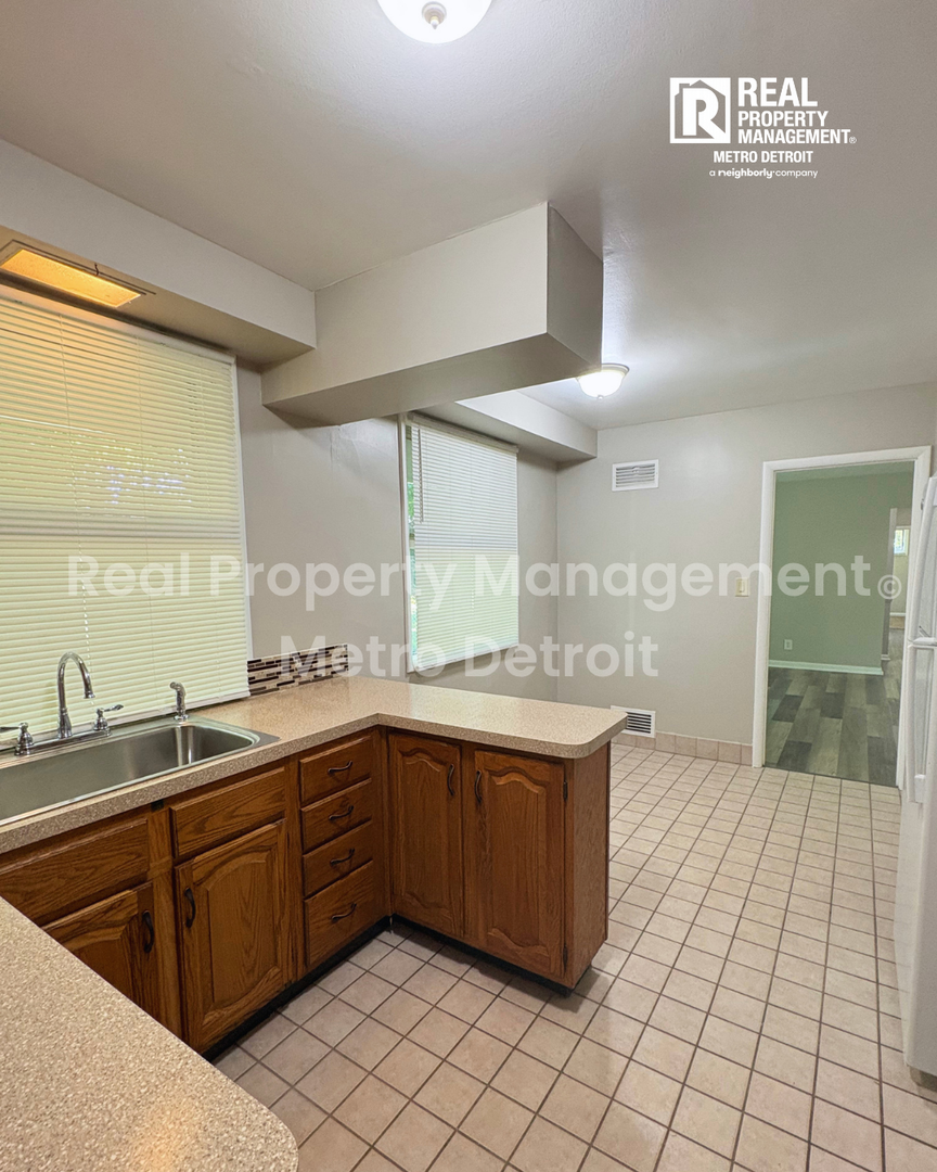 32505 Bellvine Trail 7 of 12