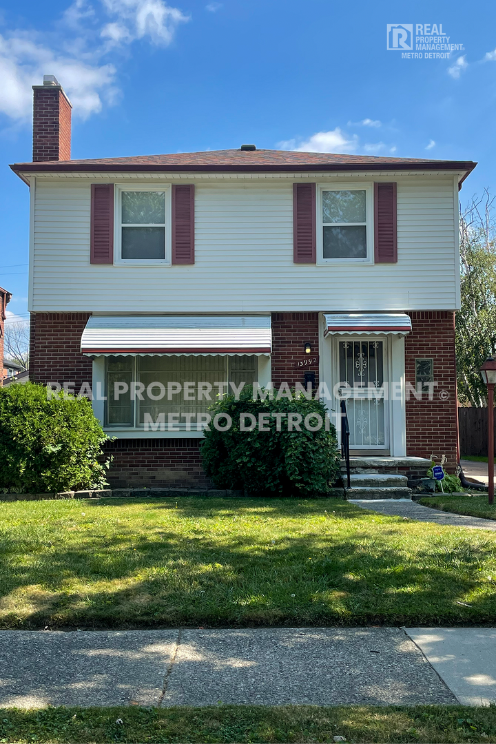 Detroit House: 13992 Penrod St