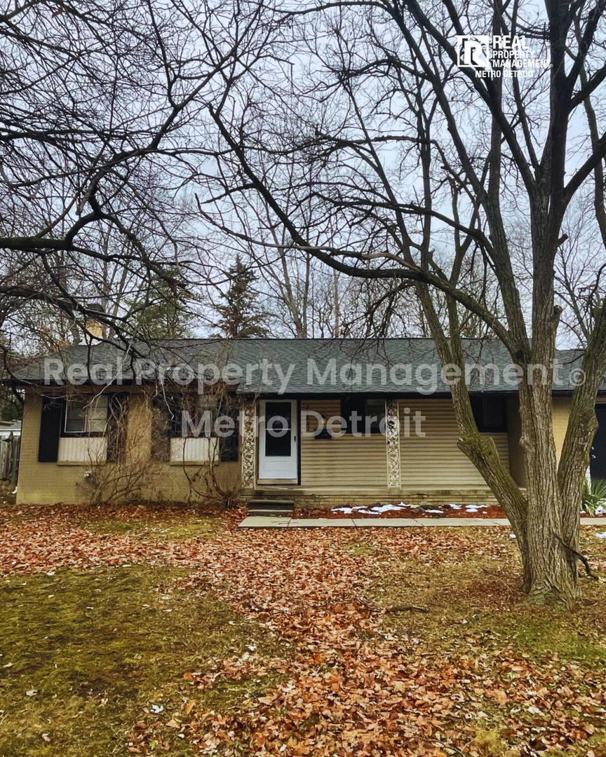 Southfield House: 29822 Rock Creek