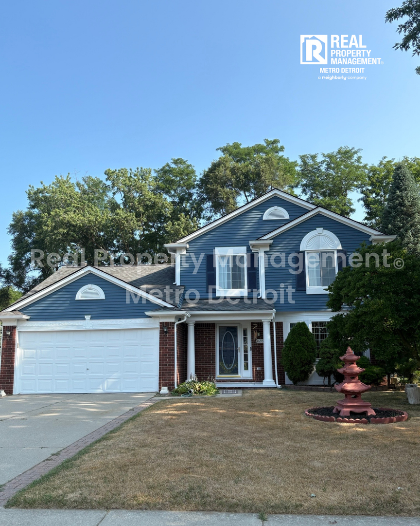 Waterford House: 6994 York St