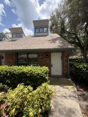 Fully Furnished Townhome for Rent – photo 1