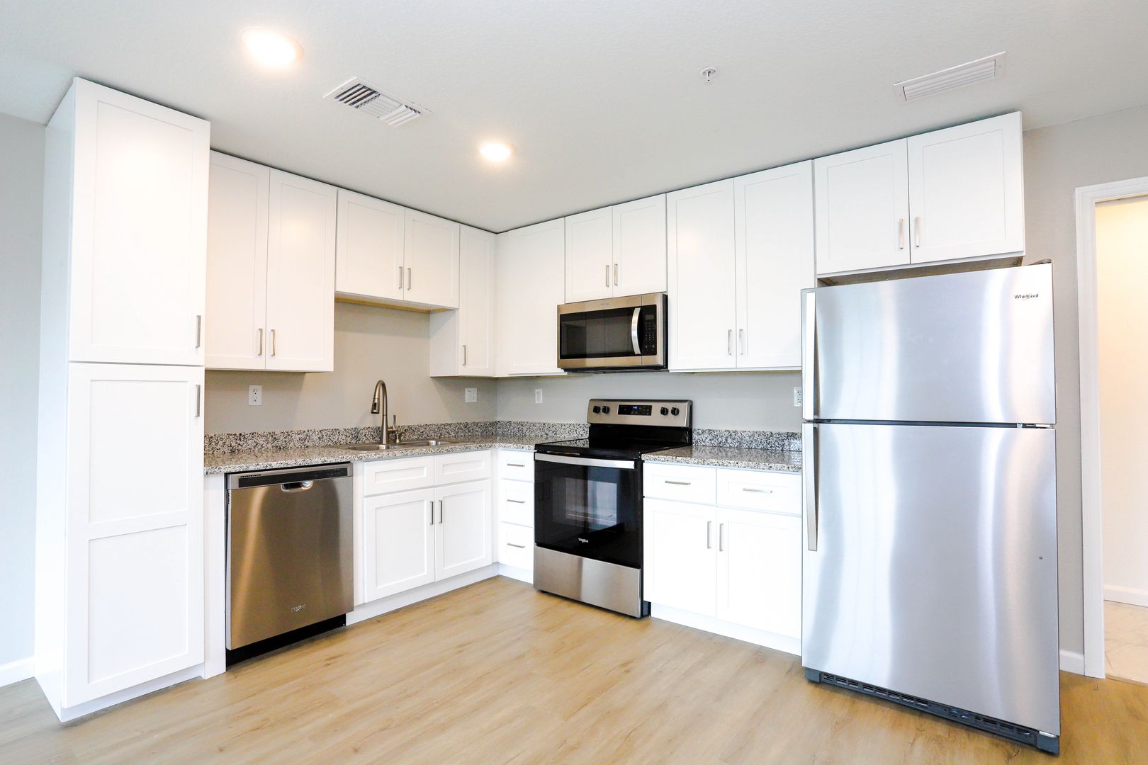 Lakeland Apartment: 923 E Lemon St.