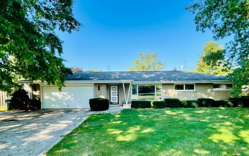 3 bed 2 bath Ranch in Lakeshore School District